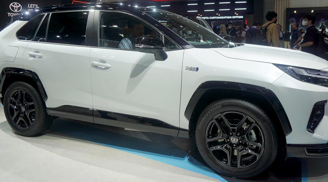 RAV4 GR Sport PHEV Hadir di GJAW 2023, Toyota Rencanakan Luncurkan Model GR Sport Plug-In Hybrid EV Pertama yang Dijual Retail Tahun Ini